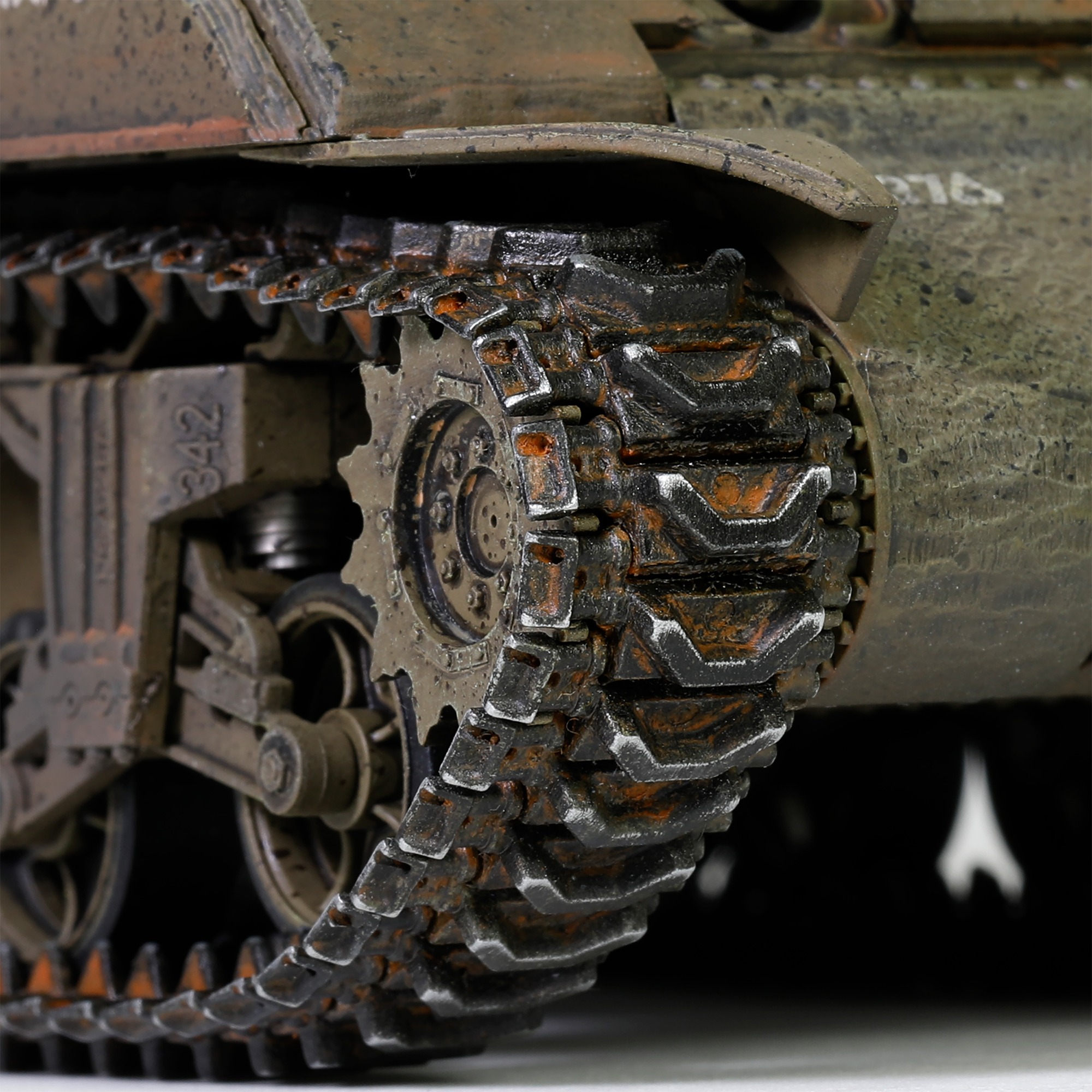 Sherman M4 tank HVSS Suspension type - Metal Upgrade track link set (Model T66)  Zinc Alloy materials | with weathering effect