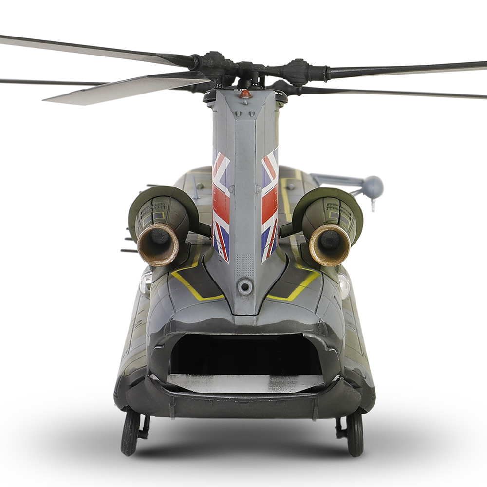 Boeing Chinook HC. Mk.1 helicopter Royal Air Force, No.7 Squadron, "Britforleb: Task Force, Lebanon