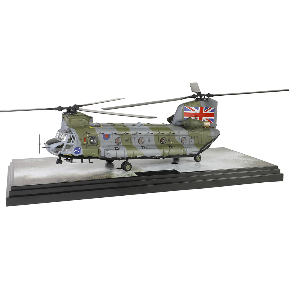 Boeing Chinook HC. Mk.1 helicopter Royal Air Force, No.7 Squadron, "Britforleb: Task Force, Lebanon