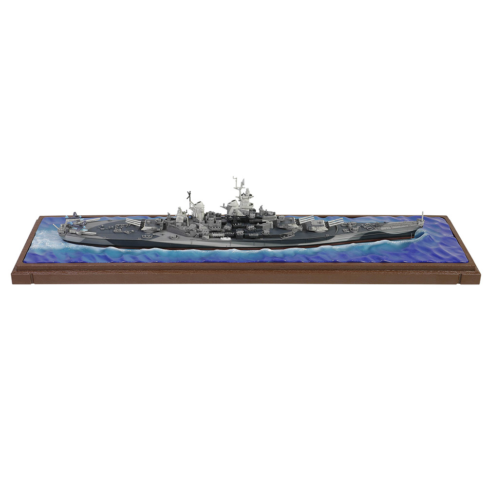 Iowa Class Battleship, USS Missouri (BB-63), Waterline display version Meausre 32/22D camouflage pattern