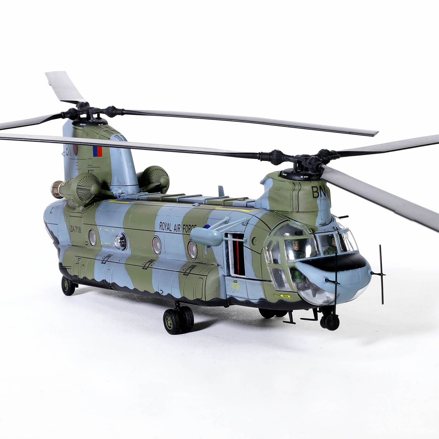 Boeing Chinook HC. Mk.1 helicopter Royal Air Force, #18 Squadron, Falklands Detachment