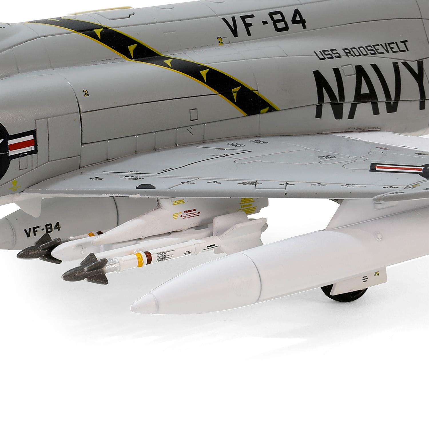 McDonnell Douglas F-4J Phantom II, U.S.Navy, VF-84 Jolly Roger, RE200, USS Roosovelt