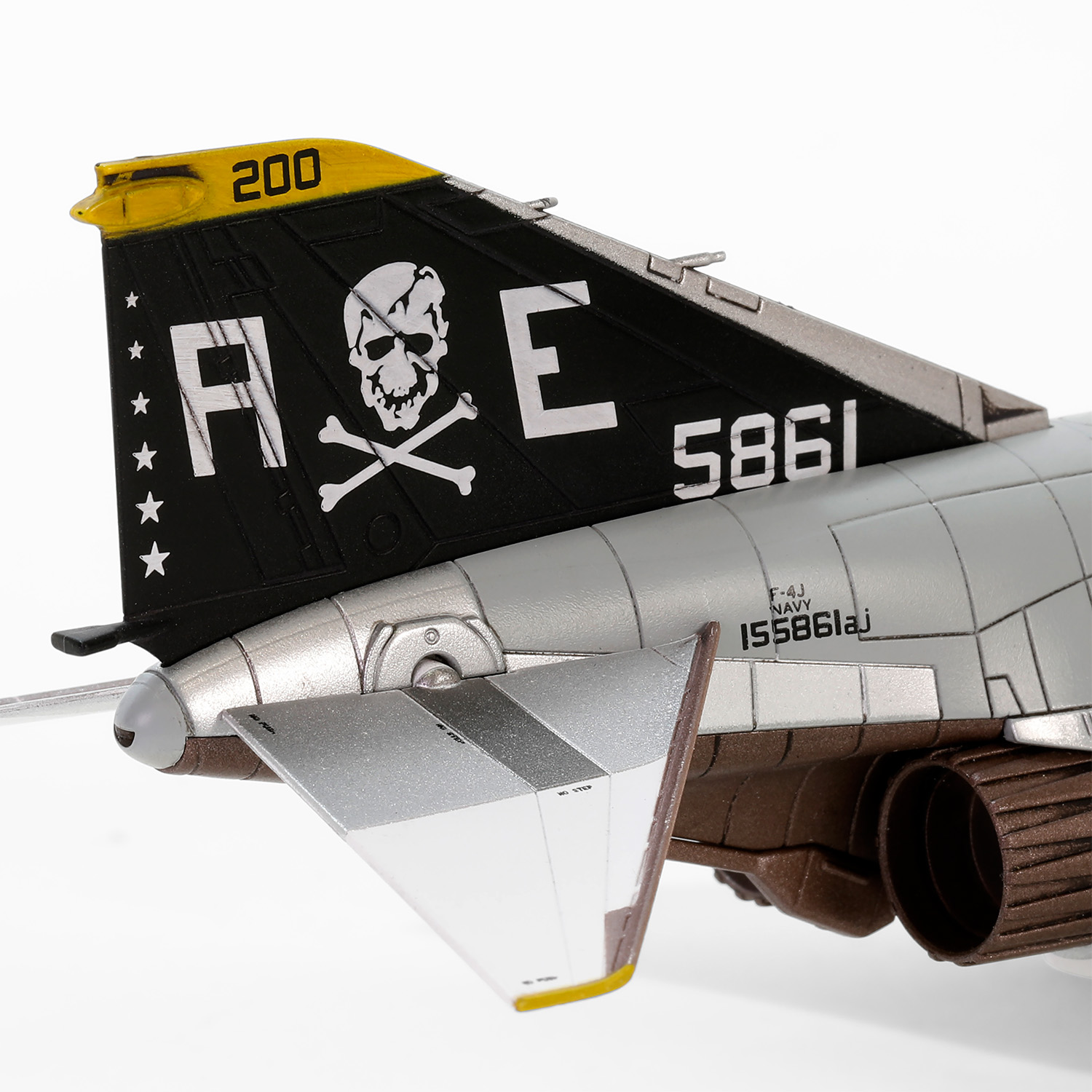 Boeing F-4J Phantom II VF-84 “Jolly Rogers”, USN, VF-84, USS Franklin D. Roosevelt (CVA-42), 1970, BuNo.155861